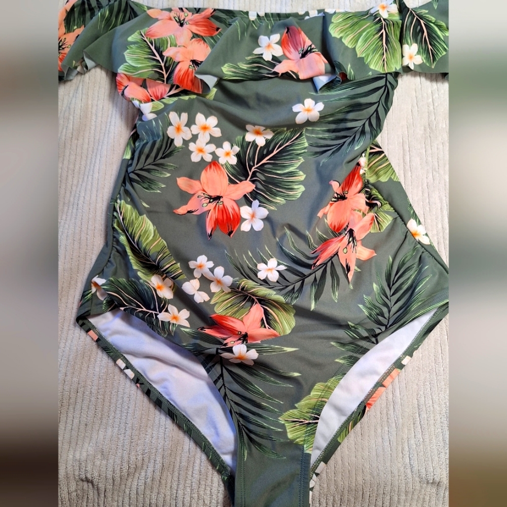 Kona Sol Swim Suit size L